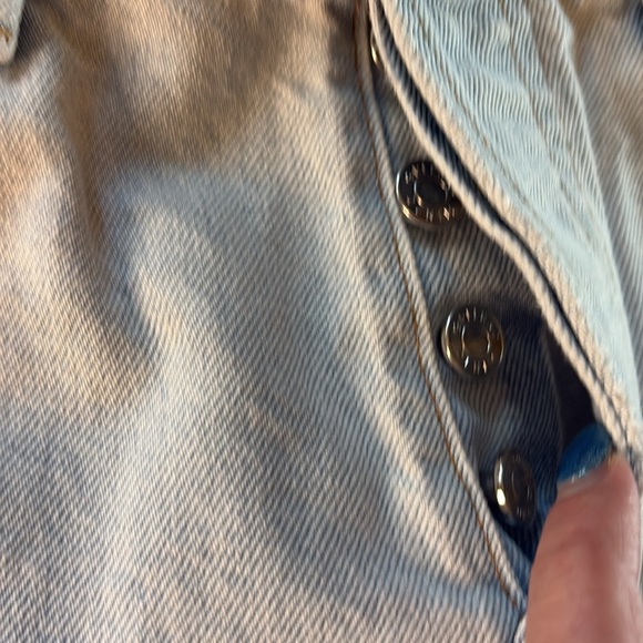 GRLFRND Helena Short in Kiki/Light-wash Distressed Jean Shorts/ size 26 - Picture 3 of 7